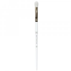 Flat eyeshadow brush